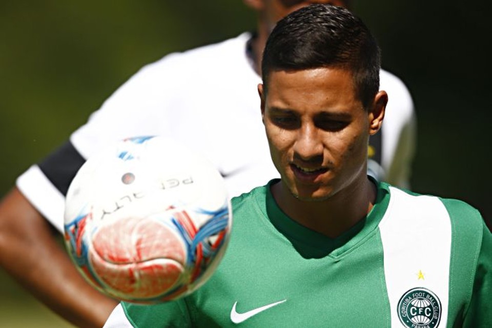 Atacante Roni foi confirmado pelo Coritiba como um dos quatro reforços contratados esse ano | Felipe Rosa / Tribuna do Paraná