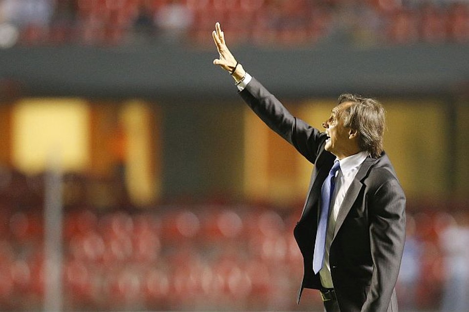 Miguel Ángel Portugal terá três semanas para treinar o Atlético para a estreia na pré-Libertadores | Piervi Fonseca / Folhapress
