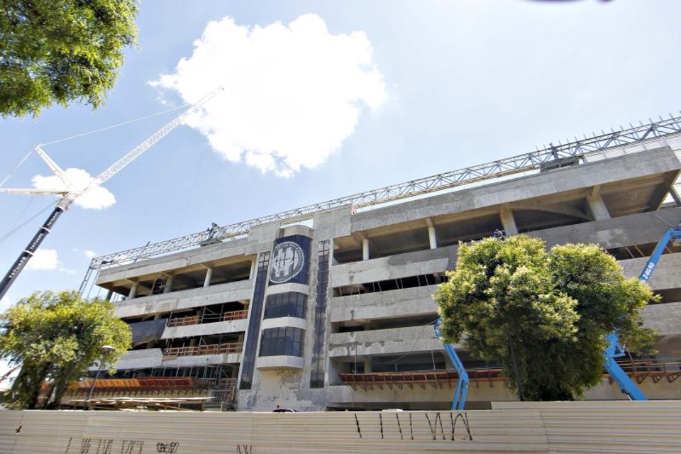 Atrasada e sem sinais de acabamento, Arena da Baixada corre contra o tempo para cumprir o novo calendário da Fifa | Antônio More/Gazeta do Povo