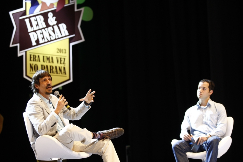 O jornalista Eduardo Bueno é quem apresenta no livro a trajetória do funcionário que chegou a ser julgado e afastado do serviço público | Hugo Harada/ Gazeta do Povo