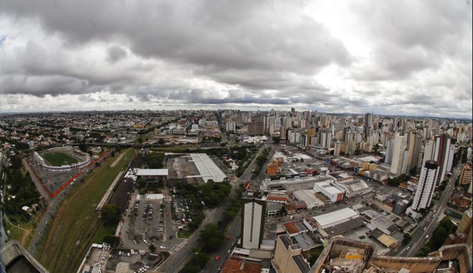Prefeitura pretende ficar com a propriedade da Vila Capanema e terrenos no entorno para construir um Centro Administativo. Paraná ficaria com nova casa no Boqueirão | Daniel Castellano/Gazeta do Povo