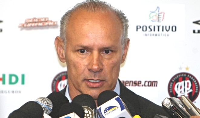 Moraci também deve deixar a comissão técnica do Atlético | Albari Rosa / Gazeta do Povo