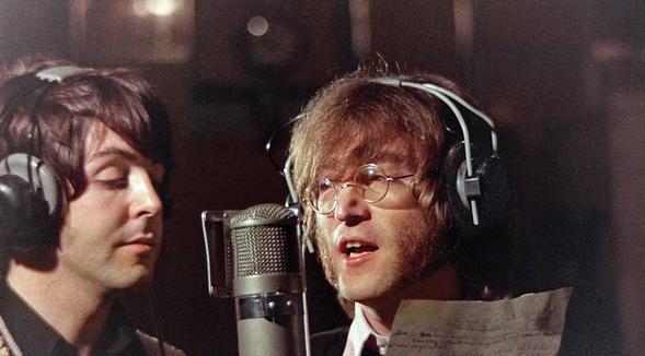 Paul e John gravam Hey Bulldog em 1967 | Ringo Starr / Divulgação