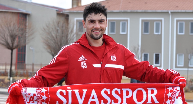 Pedro Oldoni ainda está se adaptando à Turquia: "Não entendo nada do que eles falam" | Divulgação/ Sivasspor