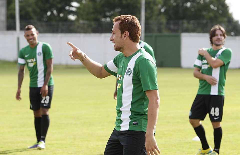 "Espero que ele me bote na cara do gol", diz Zé Love sobre Alex | Daniel Castellano / Gazeta do Povo