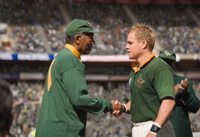 Invictus retrata o temperado Nelson Mandela |