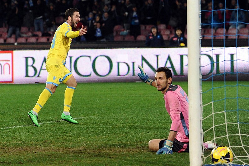 Higuaín conseguiu furar a defensiva laziale aos 37 minutos do segundo tempo | EFE