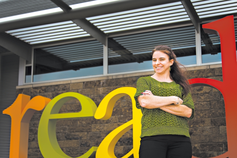 Quinn Loftis, autora de romances juvenis, afirmou que ela e outros escritores adorariam entrar na cabeça dos leitores | Justin Bolle para The New York Times