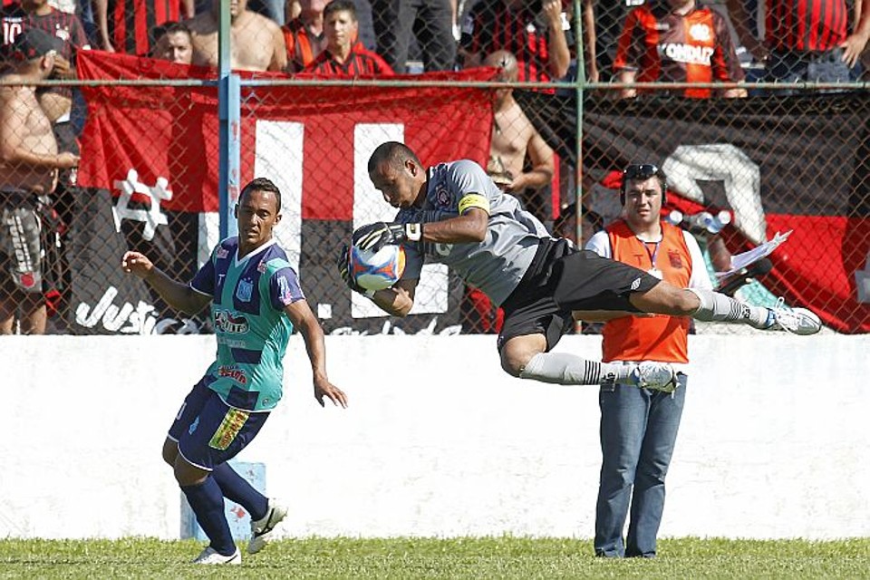Vindo de suspensão, Rodolfo foi um dos destaques do Atlético no empate com Prudentópolis | Antonio More / Gazeta do Povo