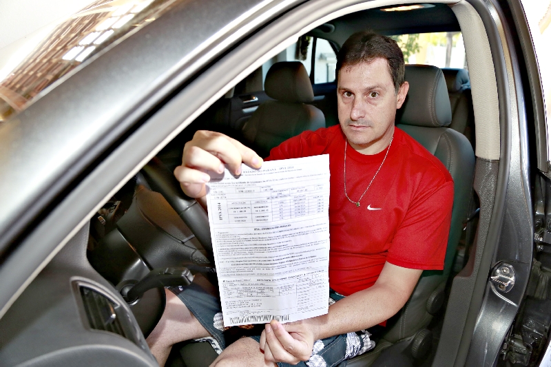 No boleto de IPVA, o carro de Vicente custava R$ 8 mil a mais | Henry Milleo/ Gazeta do Povo