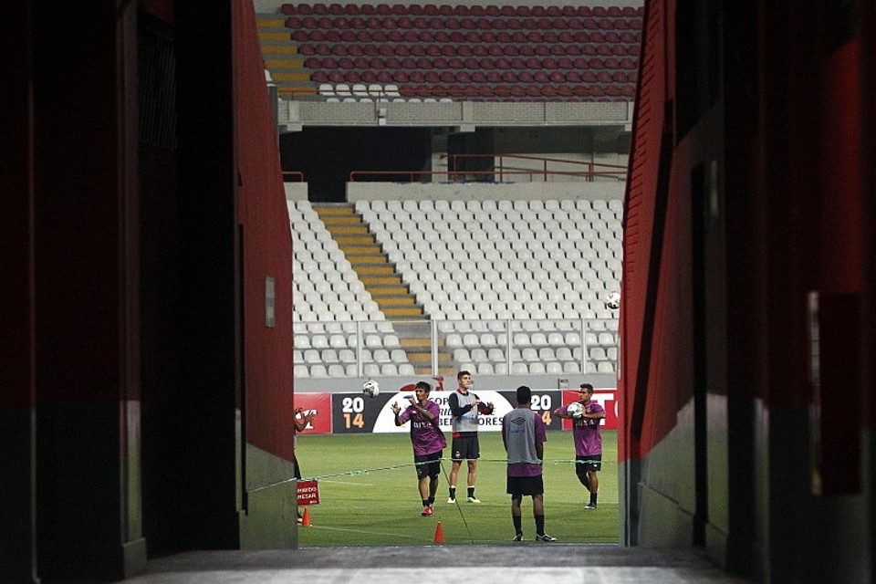 Atlético barrou maior parte da imprensa de treino de reconhecimento no Nacional de Lima | Albari Rosa / Gazeta do Povo
