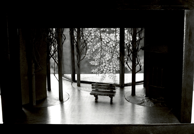 Entre os dramaturgos cujas peças ganharam montagens com cenário de Helio, Chékhov tem destaque, como neste Jardim das Cerejeiras | Casa da Palavra/Divulgação