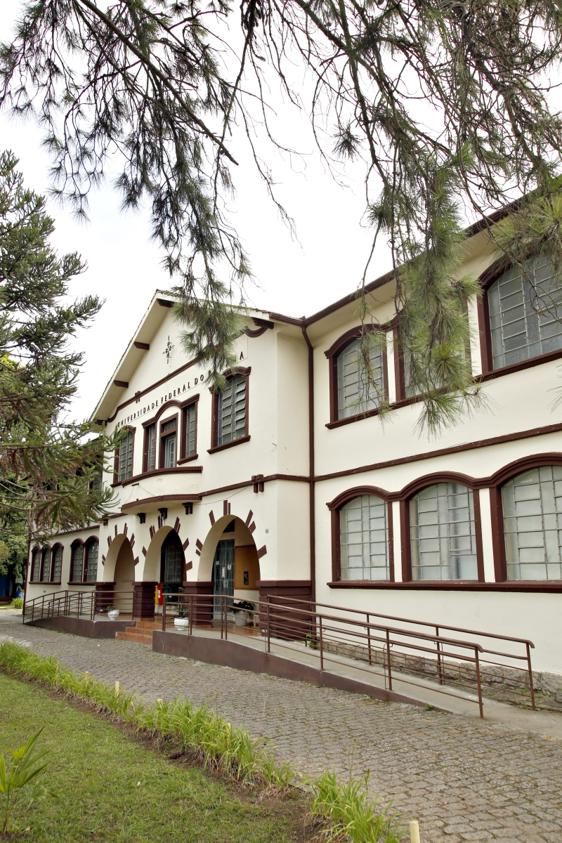 Não há biblioteca no câmpus de Comunicação Social da UFPR, no bairro Cabral, em Curitiba | Marcelo Andrade/Gazeta do Povo