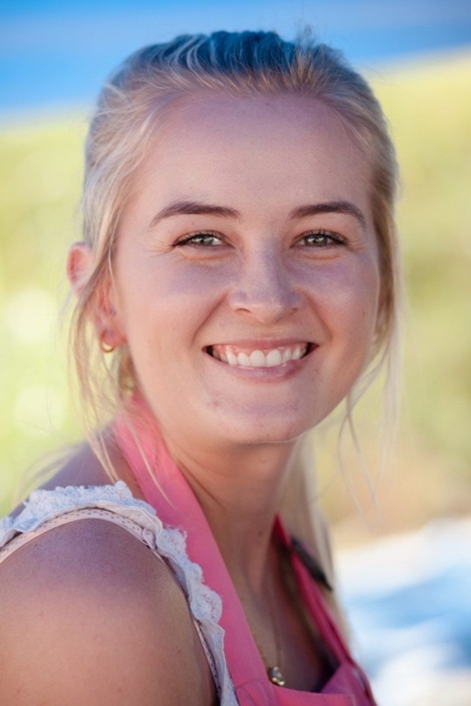 A garota da banca de frutas |