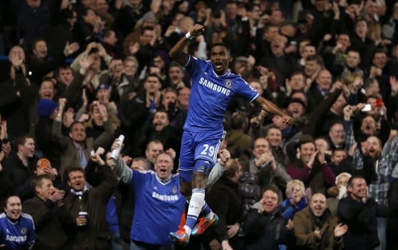 Etoo marcou três gols e decidiu o clássico em favor do Chelsea | Reuters