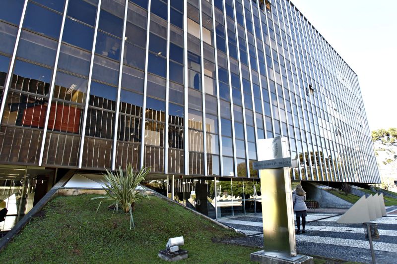 Servidores do MP receberam dois novos benefícios em 2013: auxílio-saúde e gratificações por assiduidade e produtividade | Antonio More/Gazeta do Povo
