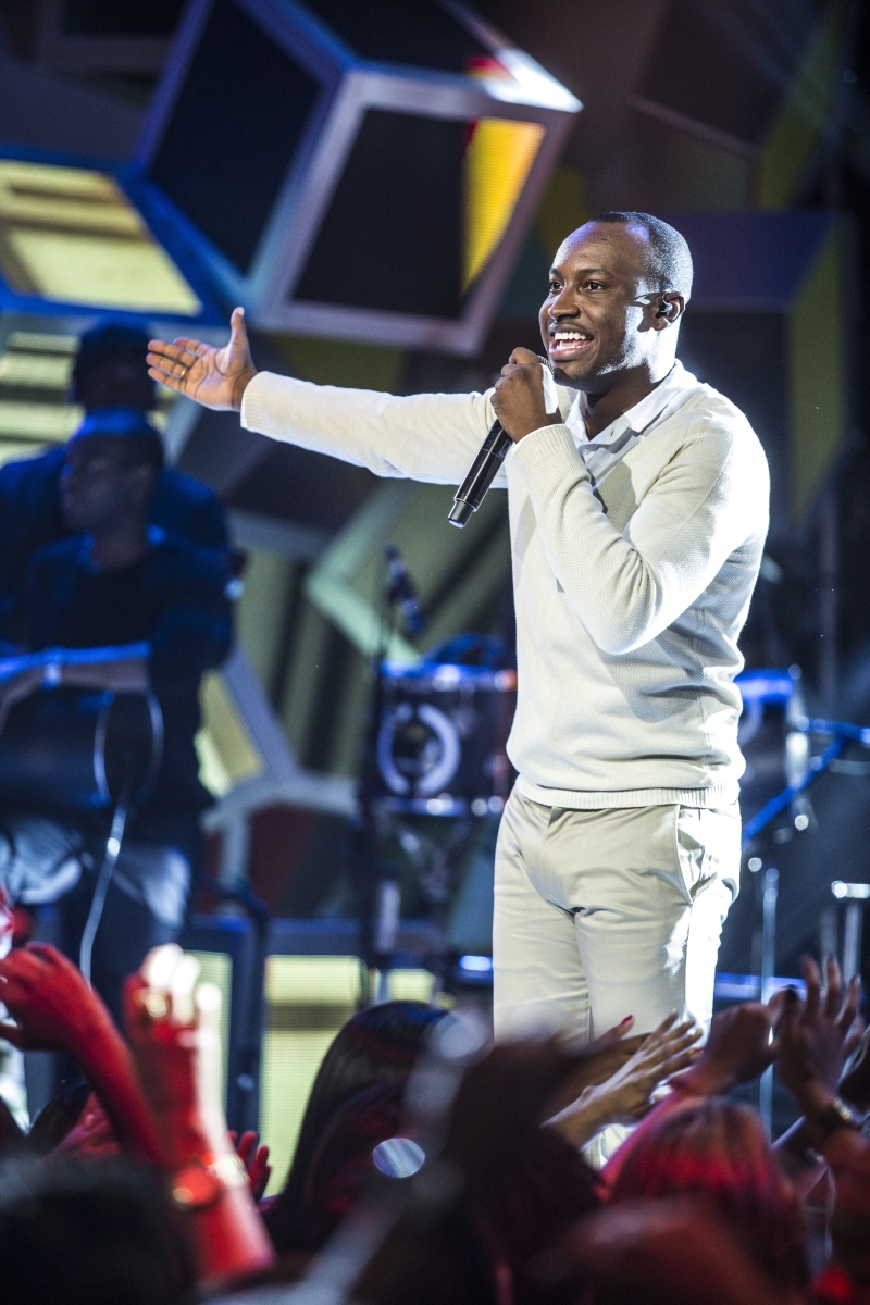 O cantor Thiaguinho foi uma das estrelas a comandar a apresentação rotativa do show | Aline Massuca/Rede Globo