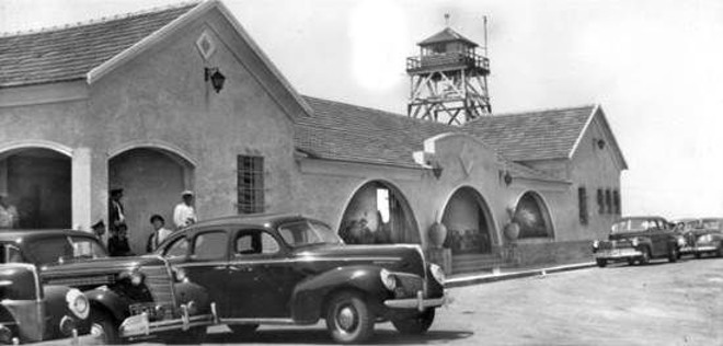 Fachada da estação de passageiros no Aeroporto de Afonso Pena, em 1950. Por ali passaram as quatro seleções que jogaram em Curitiba na Copa |
