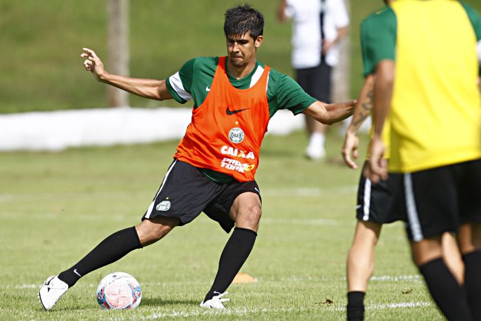 Leandro Almeida segue a pré-temporada normalmente no Coritiba | Felipe Rosa / Gazeta do Povo