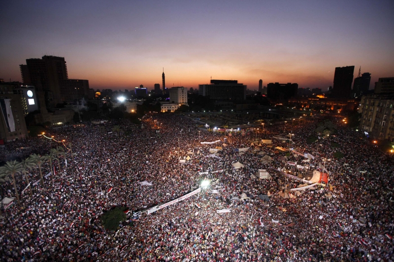 Na Praça Tahrir, manifestantes realizam protesto contra o ex-presidente Mohammed Mursi e em favor dos militares que o tiraram do poder | Mohamed Abd El Ghany/Reuters
