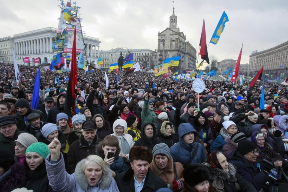 Protestos ocorrem há dois meses. Manifestantes se concentram na Praça da Independência, na capital Kiev | REUTERS/Gleb Garanich