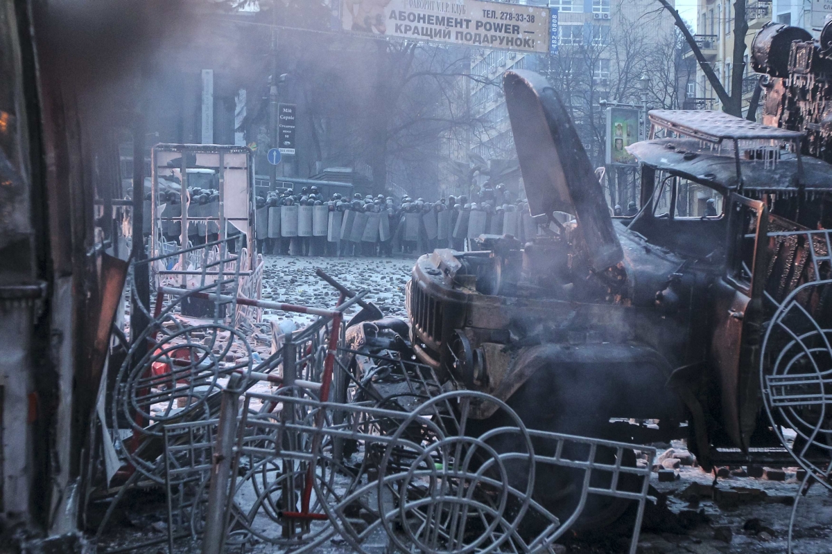 Tropa de choque da polícia ucraniana mantém prontidão para conter os protestos na capital Kiev | Reuters/Valentyn Ogirenko