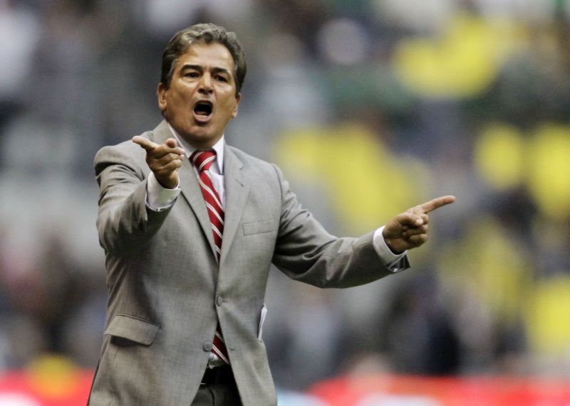 O técnico colombiano Jorge Luis Pinto confia na experiência internacional dos jogadores da Costa Rica | Henry Romero / Reuters