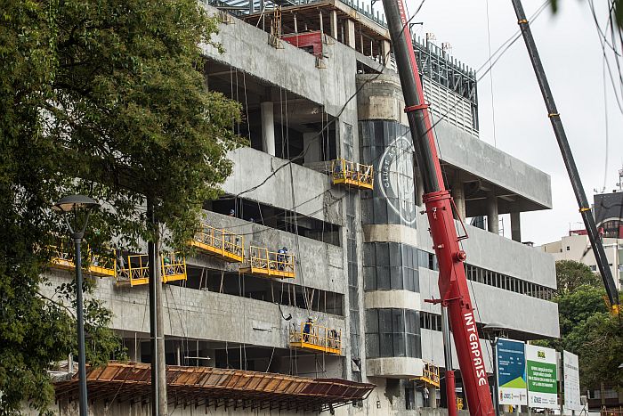 Fachada da Arena da Baixada no dia decisivo da vistoria da Fifa | Brunno Covello / Gazeta do Povo