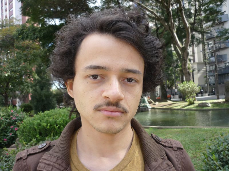 Arthur Tuoto, diretor do longa "Aquilo Que Fazemos Com as Nossas Desgraças" | Reprodução site Arthur Tuoto