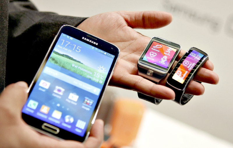 O novo Galaxy S e os relógios inteligentes da Samsung chamaram atenção em feira na Espanha | Albert Gea/Reuters