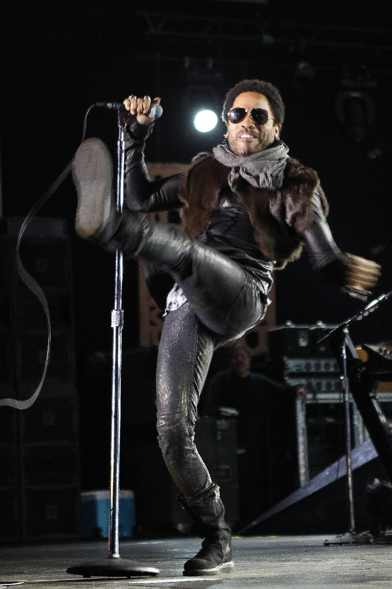 Cinquentão: Lenny Kravitz em apresentação no Marrocos | Youssef Boudlal/ Reuters