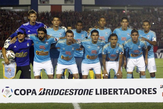 O Sporting Cristal havia vencido o jogo de ida e dependia apenas de um empate na Vila Capanema |