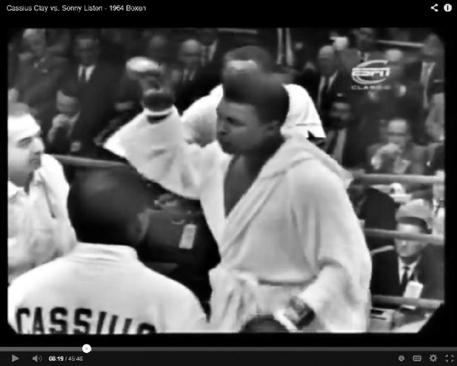 1º Round - Apesar de todas as provocações a Sonny Liston antes da luta, Cassius Clay entrou tenso no ringue em Miami.