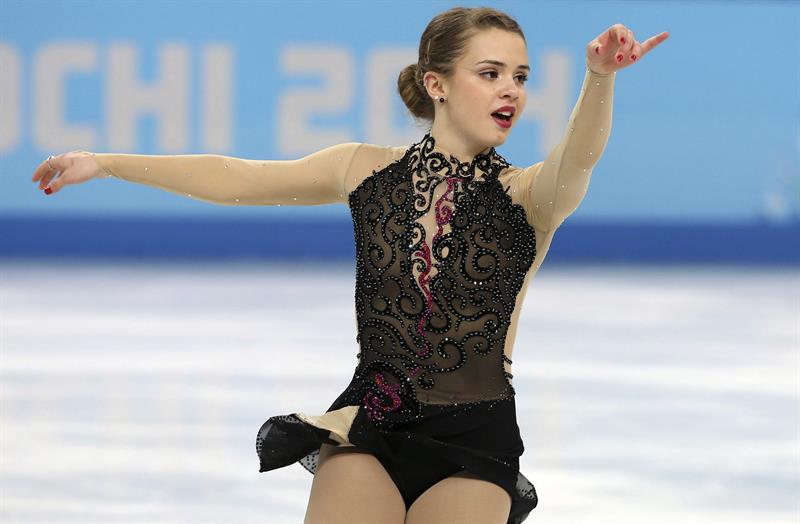 A patinadora brasileira Isadora Williams foi escolhida para carregar a bandeira nacional no encerramento dos jogos | EFE/Barbara Walton