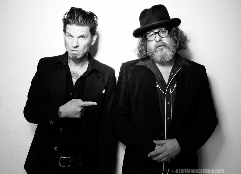 Sean (a esqquerda) e Zander: punk rural no Jokers | Divulgação