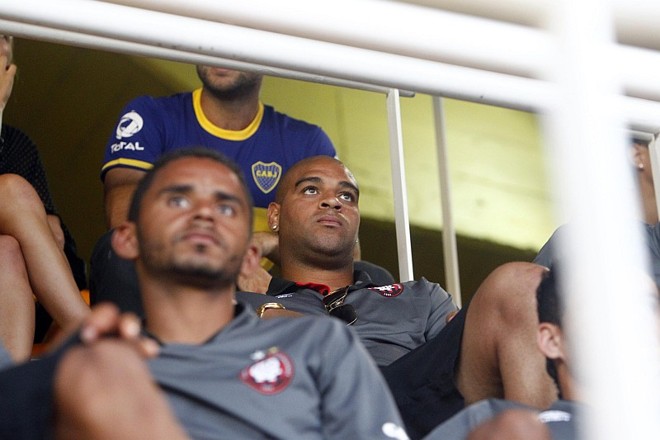 Adriano é a grande atração do Atlético após ter voltado aos gramados após quase dois anos afastado | 