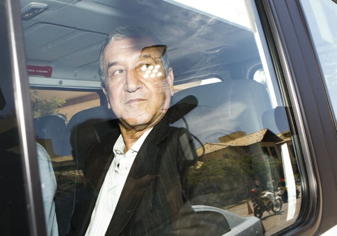 O coordenador técnico da seleção brasileira, Carlos Alberto Parreira, na chegada ao Congresso Técnico |