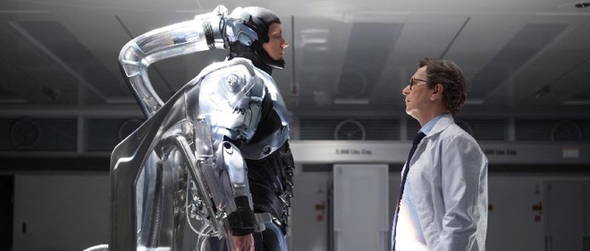 Joel Kinnaman e Gary Oldman contracenam em momento tenso de Robocop | 