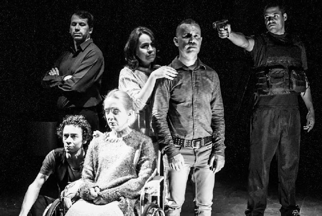 A peça Tumba de Cães, dos curitibanos da Cia. Metáfora, estreia no festival |