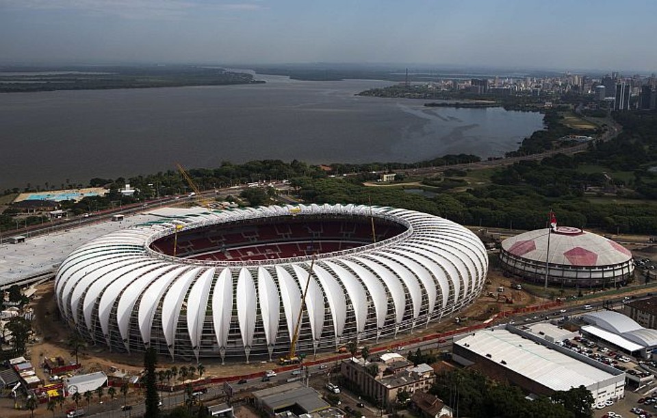 Presidente do Inter avisou que não pagará pelas estruturas temporárias externas do Beira-Rio na Copa | Edison Vara / Reuters