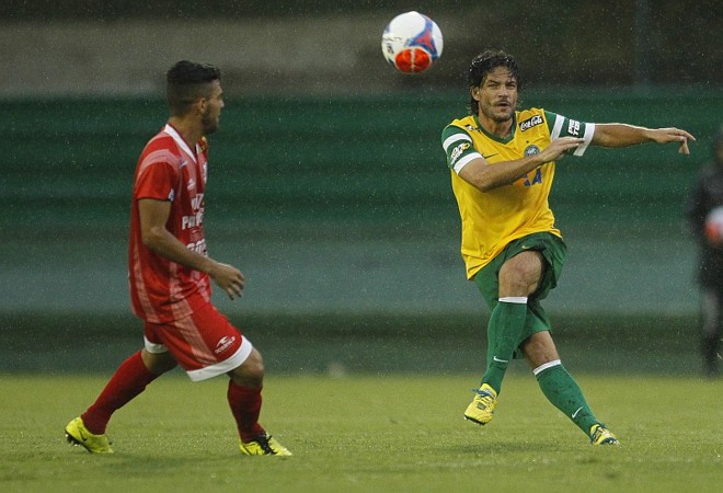 Coxa usou pela primeira vez sua camisa amarela, homenagem à seleção brasileira |