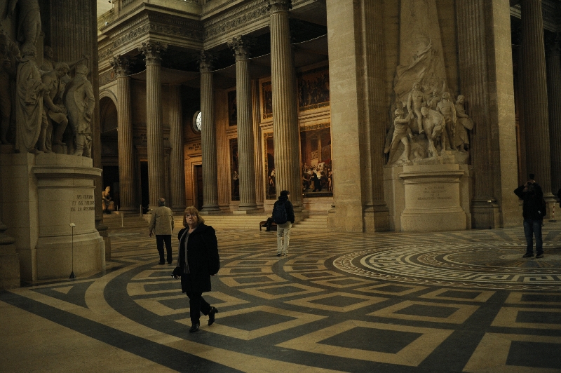 Das 73 pessoas sepultadas em monumento francês que honra grandes figuras, apenas duas são mulheres | Agnes Dherbeys