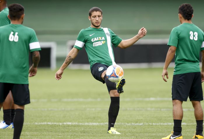 O meia Zé Rafael, do Coritiba, ficará emprestado ao Novo Hamburgo até o fim do Gauchão | Hugo Harada/ Gazeta do Povo