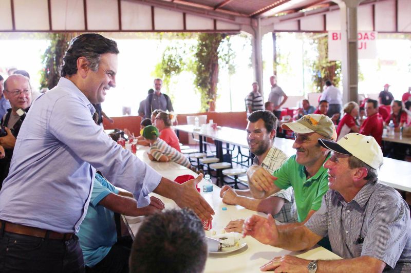 O senador Aécio Neves (PSDB), virtual candidato à Presidência da República visitou, nesta segunda-feira (3), o Show Rural Coopavel, que acontece em Cascavel, no Oeste do Paraná | Wenderson Araújo / ObritoNews / Divulgação PSDB
