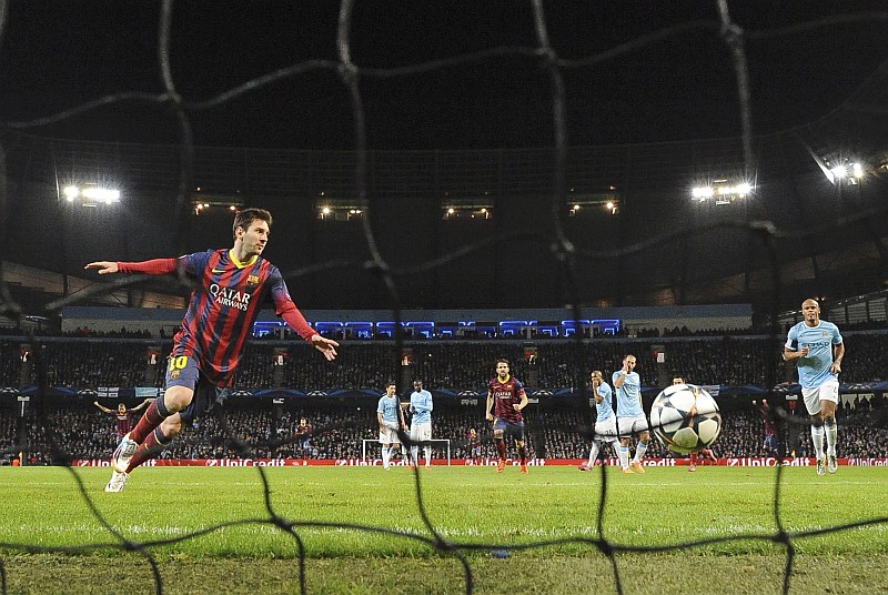 Messi comemora seu gol, o primeiro da vitória do Barcelona sobre o Manchester City | Nigel Roddis / Reuters
