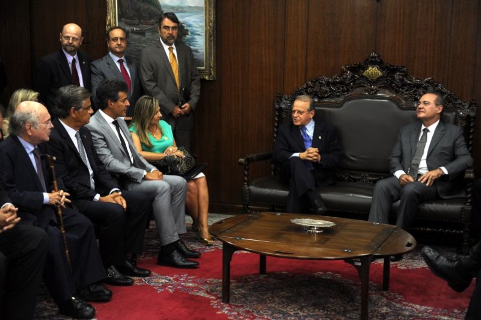 Governador Beto Richa participa de reunião com o senador Renan Calheiros, presidente do Senado, para discutir o projeto que muda o indexador das dívidas dos estados e municípios | Ricardo Almeida / Agência de Notícias do Paraná / Divulgação