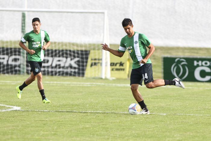 Leandro Almeida é o terceiro jogador machucado no Coritiba após três partidas | André Rodrigues/ Gazeta do Povo
