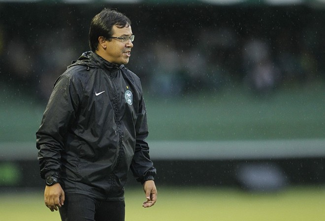 Foi a primeira partida de Dado Cavalcanti como técnico do Coritiba |