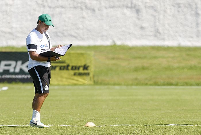Dado Cavalcanti vai buscar a evolução do Coritiba nos erros | Hugo Harada / Gazeta do Povo