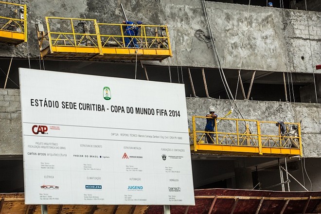 Fachada é um dos pontos que está recebendo obras da Arena da Baixada | 